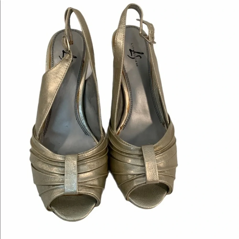 Lifestride Shoes Size 8 Goldtone Open Toed Sandals